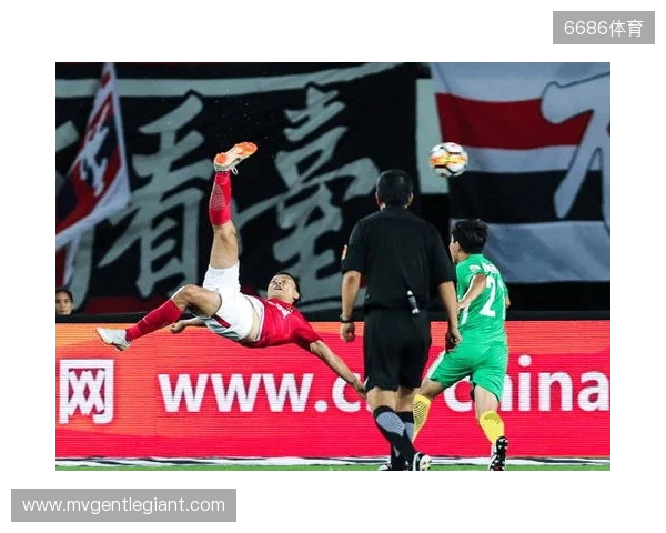 完美融入!廷伯:埃泽上演帽子戏法不是巧合,他很努力性格也很好